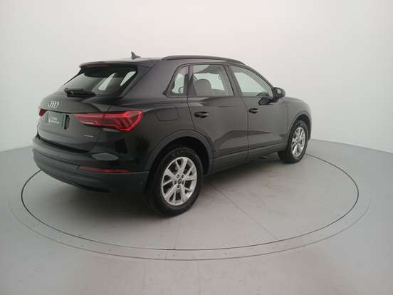 AUDI-Q3-2024