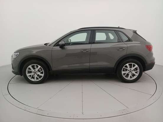 AUDI-Q3-2024