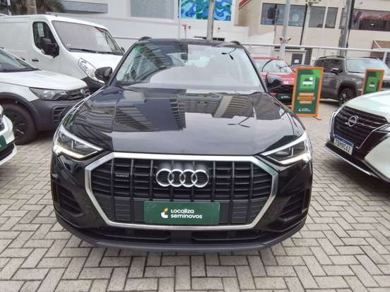 AUDI-Q3-2024