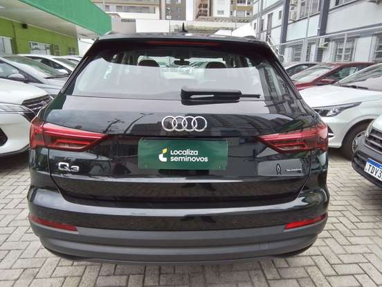 AUDI-Q3-2024