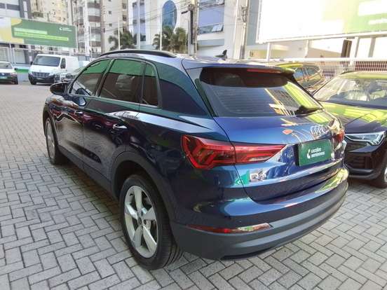 AUDI-Q3-2024