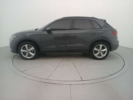 AUDI-Q3-2024