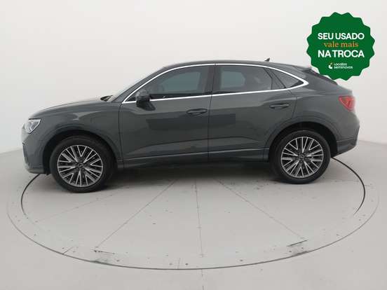 AUDI-Q3-2023