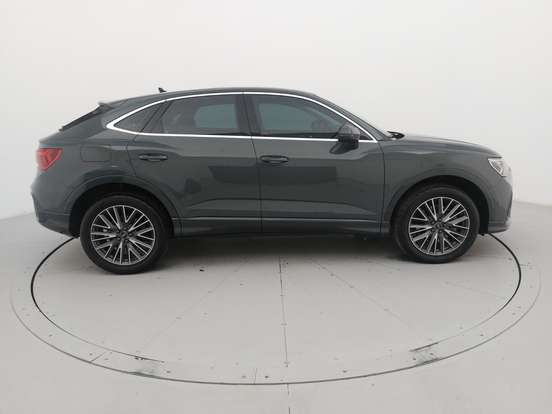 AUDI-Q3-2023