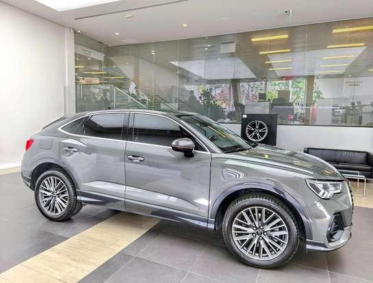 AUDI-Q3-2024