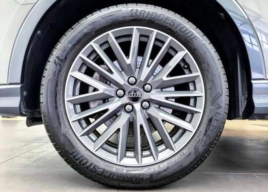 AUDI-Q3-2024