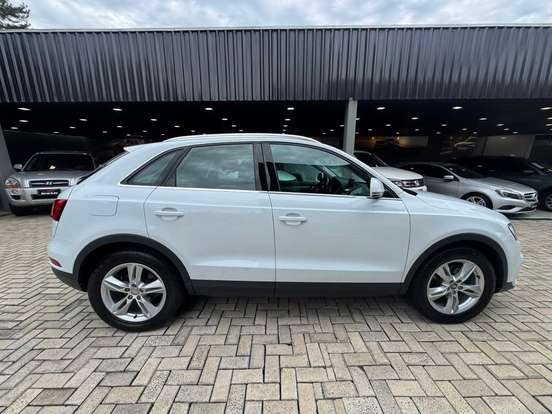 AUDI-Q3-2015