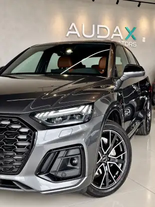 AUDI-Q5-2021