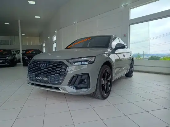 AUDI-Q5-2021