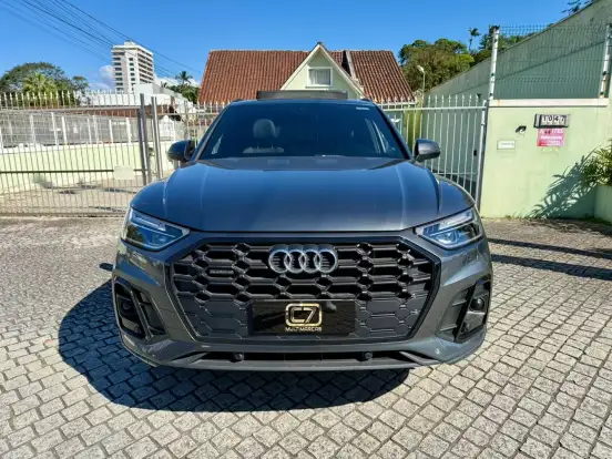 AUDI-Q5-2021