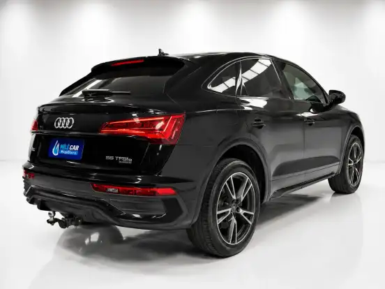 AUDI-Q5-2022