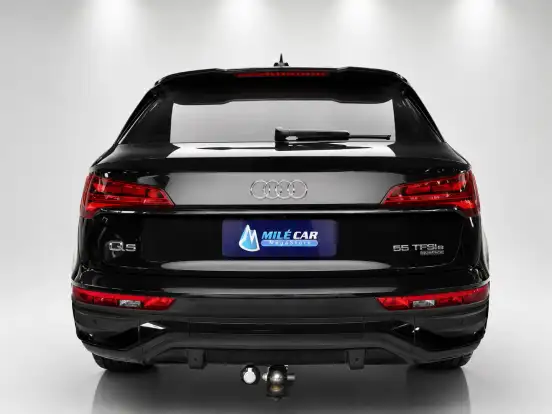 AUDI-Q5-2022