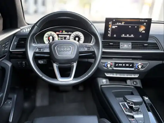 AUDI-Q5-2022