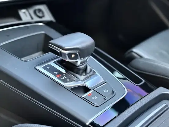AUDI-Q5-2022