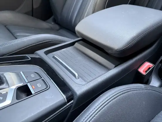 AUDI-Q5-2022