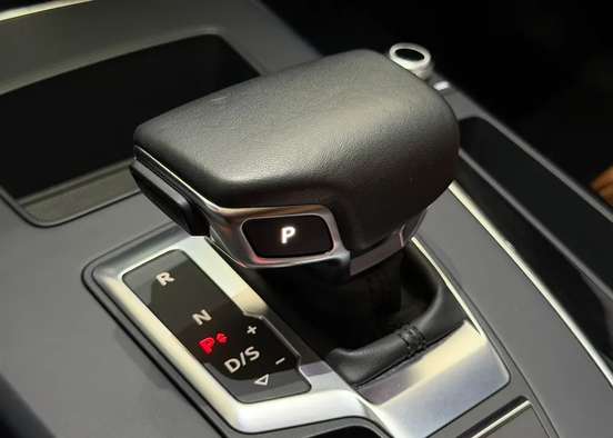 AUDI-Q5-2023