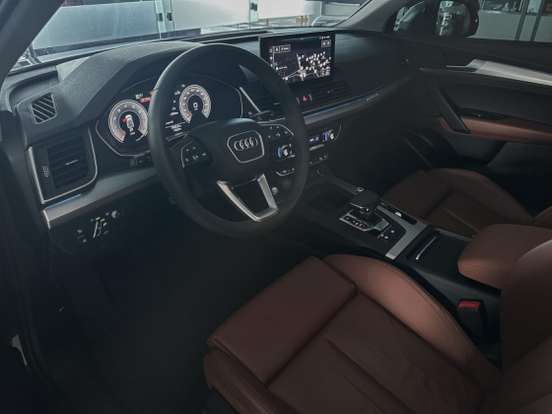 AUDI-Q5-2024