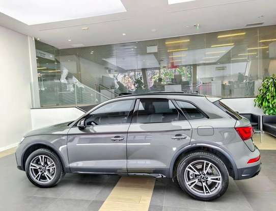 AUDI-Q5-2024