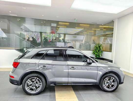 AUDI-Q5-2024
