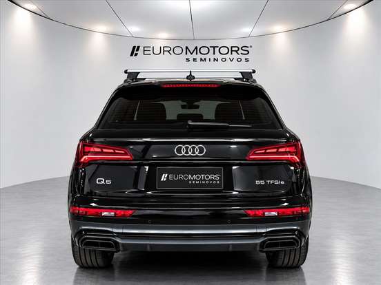 AUDI-Q5-2024
