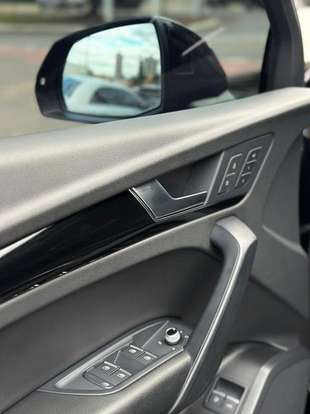 AUDI-Q5-2022