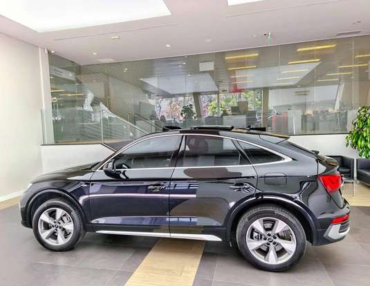 AUDI-Q5-2022