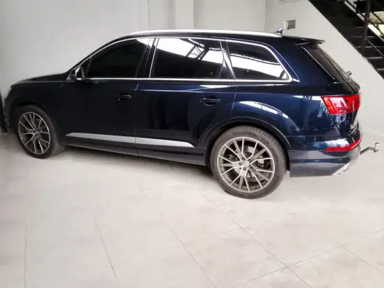 AUDI-Q7-2015