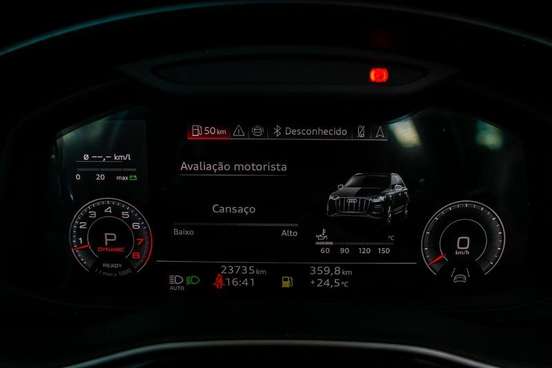 AUDI-Q7-2023