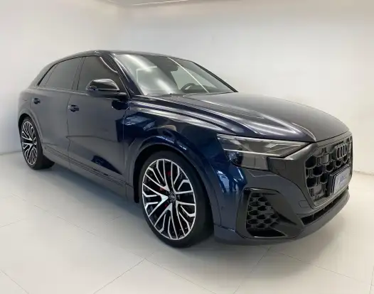 AUDI-Q8-2024