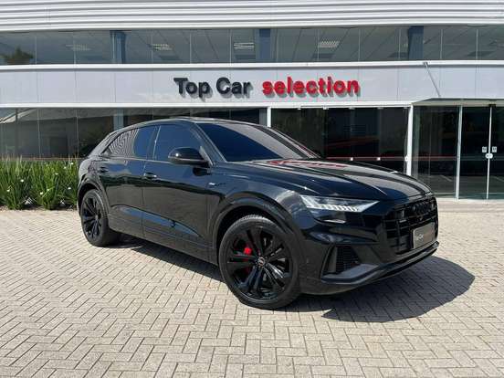 AUDI-Q8-2022