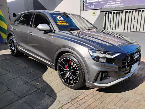 AUDI-Q8-2019