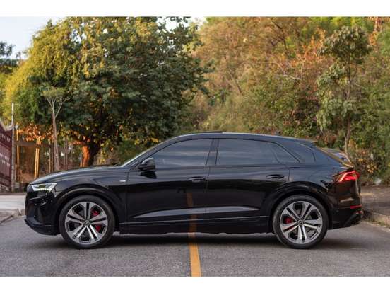 AUDI-Q8-3.0 TFSI GASOLINA PERFORMANCE BLACK QUATTRO TIPTRONIC AUDI-Q8-2022