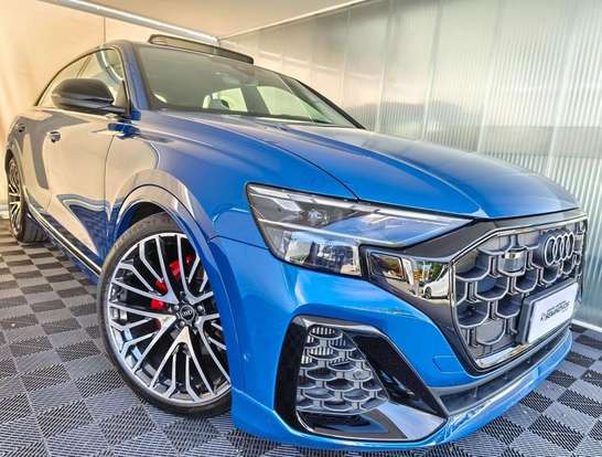 AUDI-Q8-2024