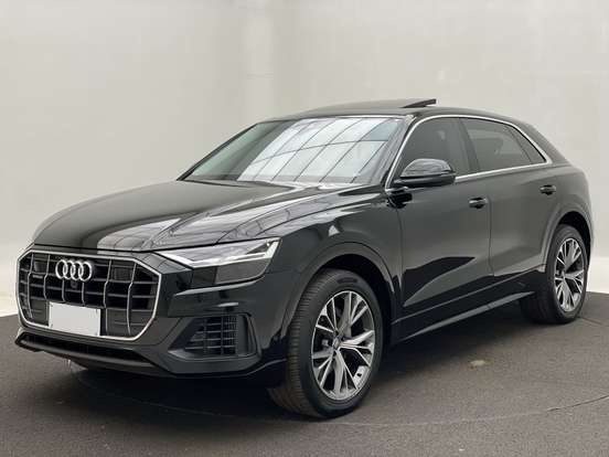 AUDI-Q8-2019