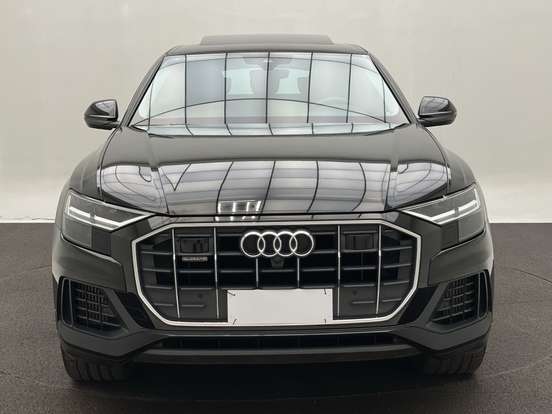 AUDI-Q8-2019