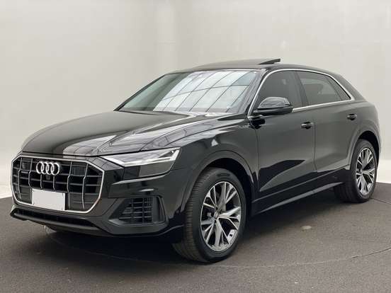 AUDI-Q8-2019