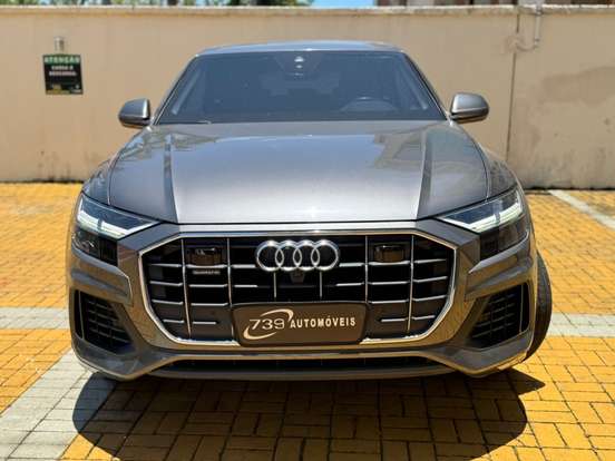 AUDI-Q8-2019
