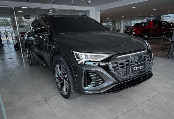 AUDI Q8 E-TRON 55 ELÉTRICO PERFORMANCE BLACK QUATTRO