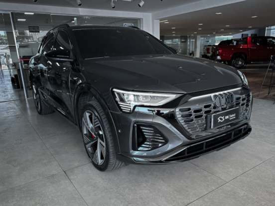 AUDI-Q8 E-TRON-55 ELÉTRICO PERFORMANCE BLACK QUATTRO AUDI-Q8 E-TRON-2023