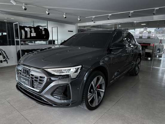 AUDI-Q8 E-TRON-55 ELÉTRICO PERFORMANCE BLACK QUATTRO AUDI-Q8 E-TRON-2023