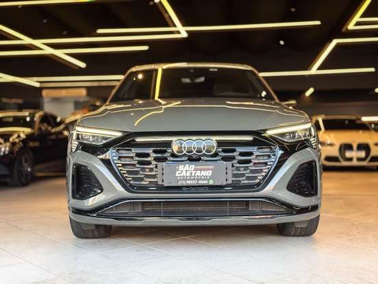 AUDI-Q8 E-TRON-2023