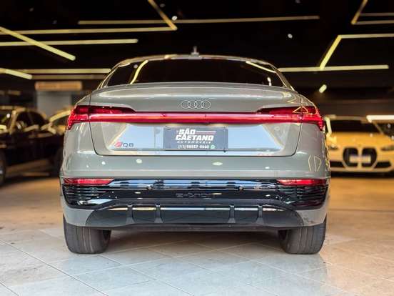AUDI-Q8 E-TRON-2023