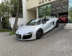 AUDI R8 5.2 FSI QUATTRO SPYDER V10 40V GASOLINA 2P R-TRONIC AUDI R8 5.2 FSI QUATTRO SPYDER V10 40V GASOLINA 2P R-TRONIC