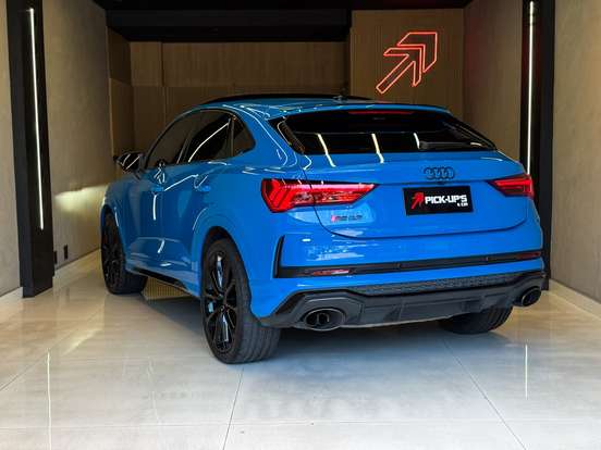 AUDI-RS Q3-2021