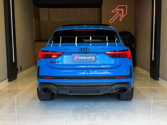 AUDI-RS Q3-2021