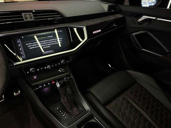 AUDI-RS Q3-2021