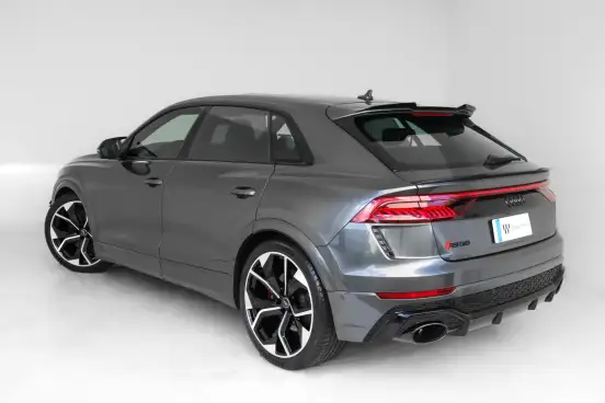 AUDI-RS Q8-2023