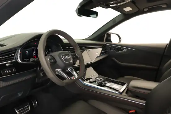 AUDI-RS Q8-2023