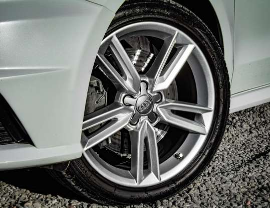 AUDI-A1-2015