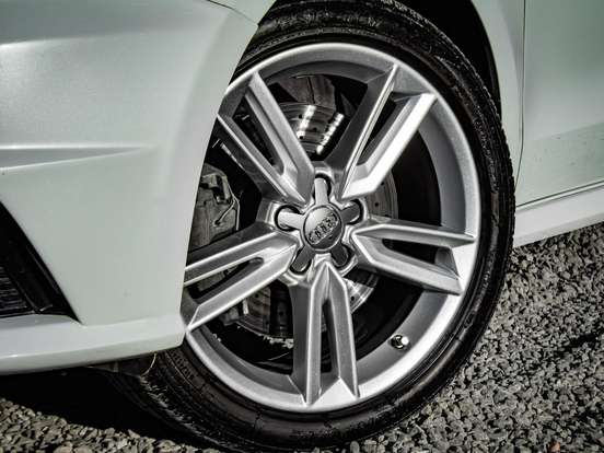 AUDI-A1-1.8 TFSI SPORTBACK AMBITION GASOLINA 4P S-TRONIC AUDI-A1-2015